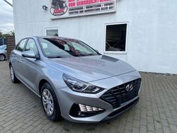 Silber Gebraucht 2021 Hyundai i30 Select Limousine | 8.900 € (Fairer Preis)