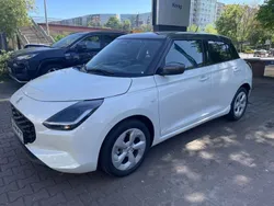 Weiß Gebraucht 2025 Suzuki Swift Comfort Limousine | 20.488 €