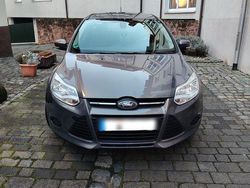 Braun Gebraucht 2013 Ford Focus SYNC Edition Kombi | 3.900 € (Fairer Preis)