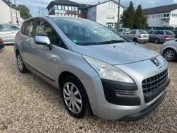 Grau Gebraucht 2012 Peugeot 3008 Premium Limousine | 2.450 € (Superpreis)