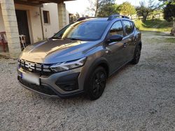 Grau Gebraucht 2024 Dacia Sandero Essentiel Kleinwagen | 15.490 € (Guter Preis)