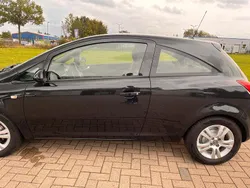 Schwarz Gebraucht 2012 Opel Corsa Coupé | 2.500 € (Guter Preis)