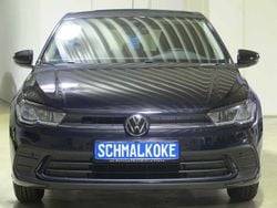 Deep black pearlescent (metallic) Gebraucht 2023 VW Polo Life Kleinwagen | 16.950 € (Guter Preis)