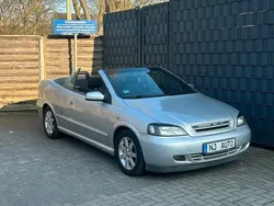 Grau Gebraucht 2003 Opel Astra Cabriolet Cabrio | 2.290 € (Fairer Preis)