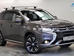 Granitbraun Gebraucht 2016 Mitsubishi Outlander Top SUV | 27.499 €