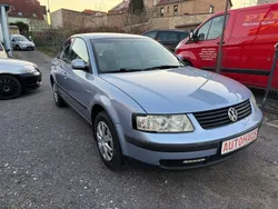 Grau Gebraucht 1998 VW Passat Trendline Limousine | 700 € (Superpreis)