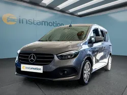 Grau Gebraucht 2023 Mercedes T180 Van / Kleinbus | 27.099 € (Fairer Preis)