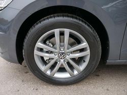 Delfingrau metallic delfingrau metallic Neu 2025 VW Touran Comfortline Van / Kleinbus | 41.374 €