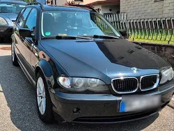 Schwarz Gebraucht 2002 BMW 320 Kombi | 2.500 € (Fairer Preis)