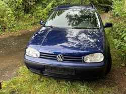 Blau Gebraucht 2006 VW Golf V Basis Kombi | 1.000 € (Guter Preis)