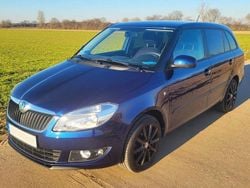 Blau Gebraucht 2010 Skoda Fabia Ambiente Kleinwagen | 4.350 € (Fairer Preis)