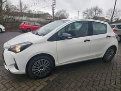 Weiß Gebraucht 2018 Toyota Yaris Club Limousine | 8.300 € (Guter Preis)