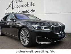 Black sapphire metallic Gebraucht 2021 BMW 730 Sport Line Limousine | 49.990 € (Fairer Preis)
