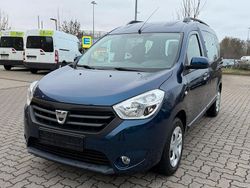 Blau Gebraucht 2017 Dacia Dokker Lauréate Van / Kleinbus | 8.990 € (Guter Preis)