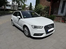 Weiß Gebraucht 2015 Audi A3 Sportback Ambition Limousine | 15.300 € (Fairer Preis)