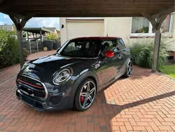 Grau Gebraucht 2018 Mini John Cooper Works Kleinwagen | 22.000 € (Fairer Preis)