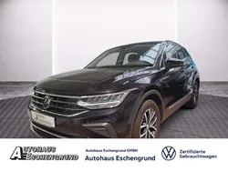 Deep black perleffekt Gebraucht 2022 VW Tiguan Life SUV | 30.889 € (Fairer Preis)