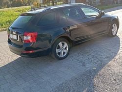 Schwarz Gebraucht 2013 Skoda Octavia Ambition Kombi | 9.000 € (Guter Preis)