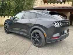 Grau Gebraucht 2022 Ford Mustang Mach-E SUV | 27.900 € (Fairer Preis)