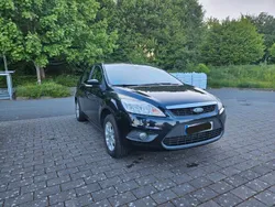 Schwarz Gebraucht 2011 Ford Focus Limousine | 4.300 €