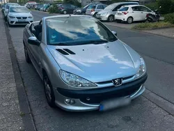 Silber Gebraucht 2003 Peugeot 206 CC Cabrio | 700 €