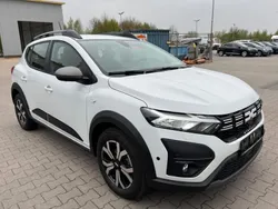 Weiß Gebraucht 2024 Dacia Sandero Expression Kleinwagen | 17.990 € (Fairer Preis)