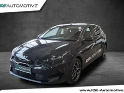 Grau Gebraucht 2025 Kia Ceed Limousine | 29.990 € (Etwas zu teuer)