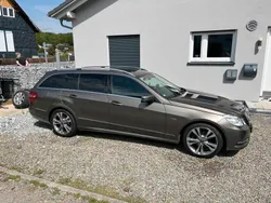 Grau Gebraucht 2011 Mercedes E220 Kombi | 16.000 €