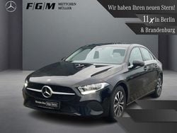 Unilack nachtschwarz Gebraucht 2023 Mercedes A180 Limousine | 24.970 € (Fairer Preis)