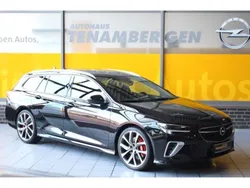 Onyx schwarz Gebraucht 2021 Opel Insignia Kombi | 39.900 €