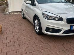 Weiß Gebraucht 2016 BMW 216 Limousine | 12.200 € (Fairer Preis)