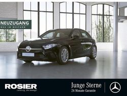 Schwarz / nachtschwarz Gebraucht 2022 Mercedes A250 Style Limousine | 23.275 € (Guter Preis)