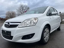Weiß Gebraucht 2008 Opel Zafira Edition Van / Kleinbus | 1.999 € (Teuer)