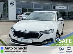 Weiß Gebraucht 2023 Skoda Octavia Style Kombi | 24.470 € (Guter Preis)