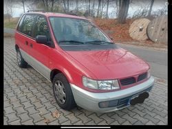 Rot Gebraucht 1996 Mitsubishi Space Runner Van / Kleinbus | 2.300 €