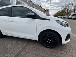 Weiß Gebraucht 2021 Peugeot 108 Style Kleinwagen | 9.990 € (Fairer Preis)