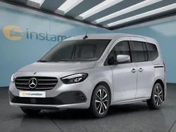 Silber Gebraucht 2024 Mercedes T180 Van / Kleinbus | 33.749 € (Teuer)