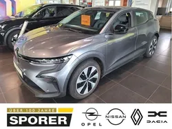 Grau (dolomitgrau metallic) Gebraucht 2023 Renault Mégane Evolution Limousine | 36.990 €