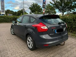 Grau Gebraucht 2011 Ford Focus Sport Limousine | 4.850 € (Fairer Preis)