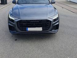 Grau Gebraucht 2019 Audi Q8 Sport SUV | 55.000 € (Fairer Preis)