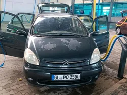 Blau Gebraucht 2004 Citroën Xsara Picasso Van / Kleinbus | 799 €