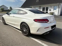 Weiß Gebraucht 2021 Mercedes E300 AMG Coupé | 25.999 €