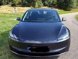 Grau Gebraucht 2024 Tesla Model 3 Long Range RWD Limousine | 35.800 €