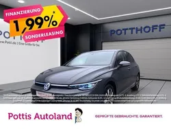 Grau Gebraucht 2024 VW Golf VIII Goal Limousine | 29.977 €