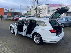 Weiß Gebraucht 2016 VW Passat Highline Kombi | 10.999 € (Guter Preis)