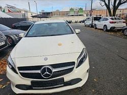 Weiß Gebraucht 2016 Mercedes A180 AMG line Limousine | 10.799 € (Guter Preis)