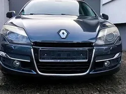 Grau Gebraucht 2011 Renault Laguna III Kombi | 3.200 € (Fairer Preis)