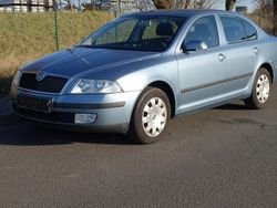 Blau Gebraucht 2007 Skoda Octavia Limousine | 3.980 € (Etwas zu teuer)