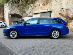 Blau Gebraucht 2022 Skoda Octavia Style Kombi | 18.700 € (Guter Preis)