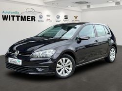 Deep black perleffekt (metallic) Gebraucht 2017 VW Golf VII Trendline Limousine | 11.790 € (Fairer Preis)